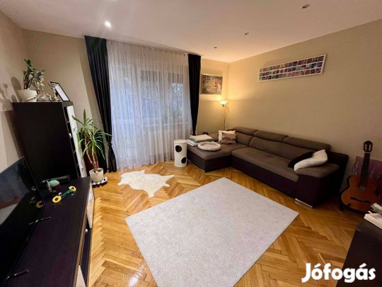 Eladó oroszlányi ingatlan