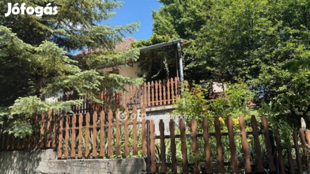 Eladó összkomfortos ház szép környezetben,Tardona