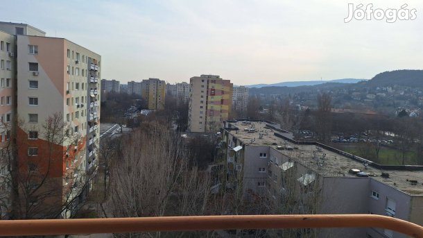 Eladó panel lakás Békásmegyeren