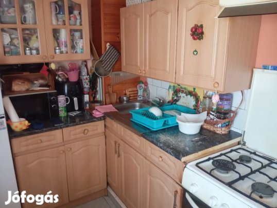 Eladó panellakás Kertvárosban.