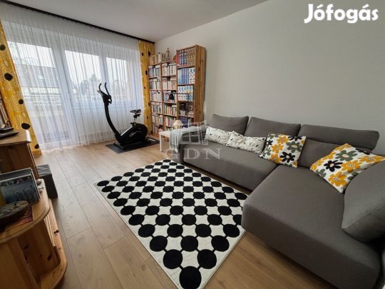 Eladó panellakás Komárom, városközpont