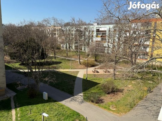 Eladó panellakás Pécs-Egyetemvárosban