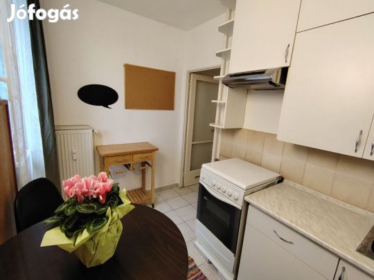 Eladó panellakás Pécs belvárosában