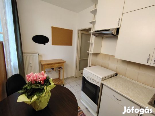Eladó panellakás Pécs belvárosában