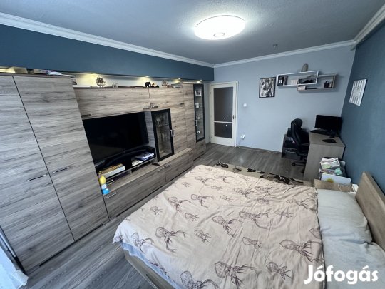 Eladó panellakás, Nyíregyháza