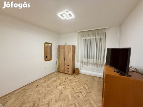 Eladó panellakás, Pécs Kertváros