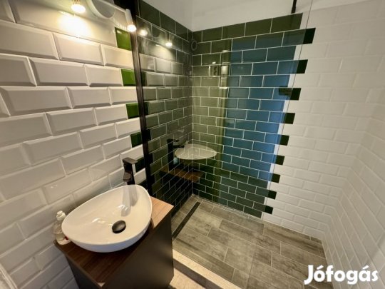 Eladó panorámás lakás!