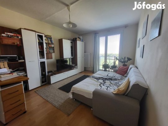 Eladó panorámás lakás a POTE szomszédságában!