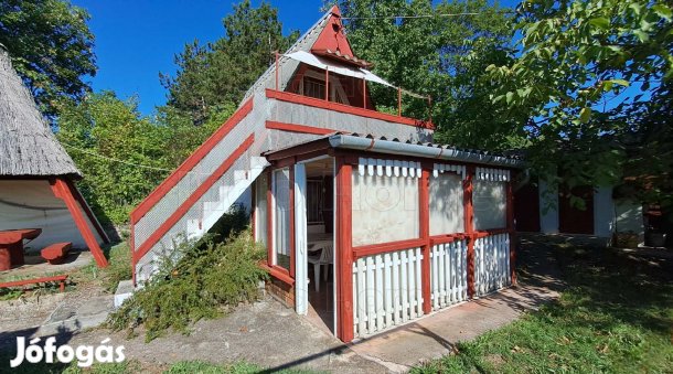 Eladó panorámás nyaraló Veszprémben!