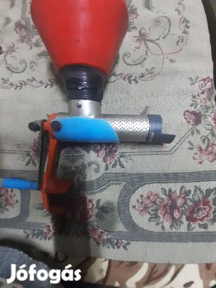 Eladó paradicsom daráló