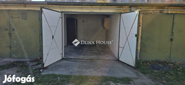 Eladó parkoló, Kölcsey garázssor