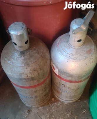 Eladó pb palack 8000 FT/db