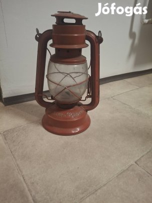 Eladó petróleum lámpa 