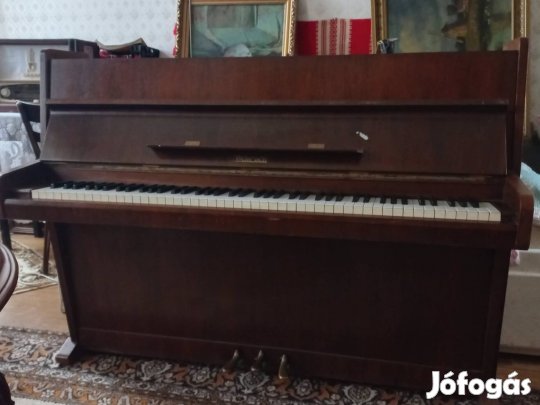 Eladó pianínó