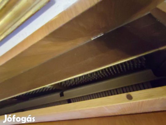 Eladó pianínó