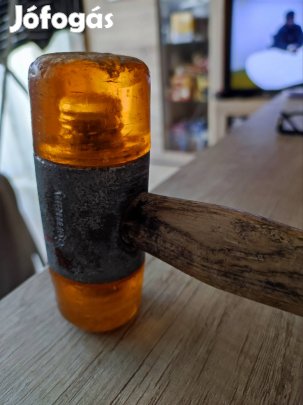 Eladó plasztik kalapács.
