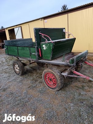 Eladő póni ló, kis ló szeker.