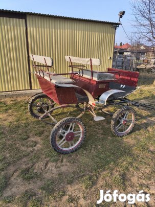 Eladó póni ló jártató..