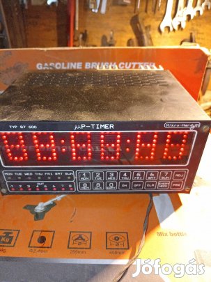 Eladó programozható időzítő/vezérlő egység/ adapter nélkűl.