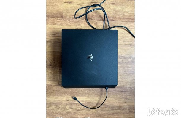Eladó ps4 pro 1tb!