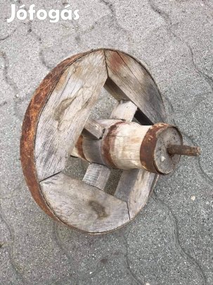 Eladó régi fa talicska kerék