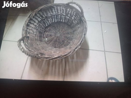 Eladó régi kas kosár