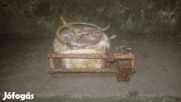 Eladó régi öntöttvas mérleg