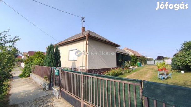 Eladó részben felújított családi ház Gamáson
