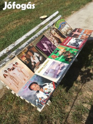 Eladó retro bakelit lemez gyűjtemény h