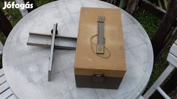 Eladó retró diavetítő