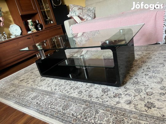 Eladó retro dohányzósztal