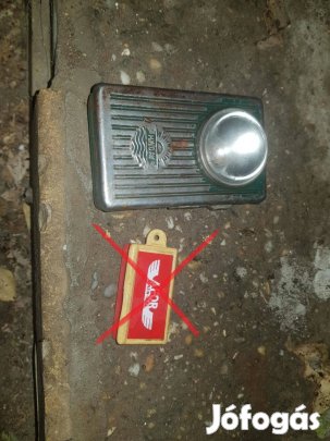 Eladó retro elemlámpa