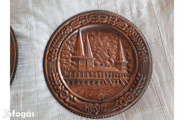 Eladó retro réz dombormintás Hévíz falidísz tányér