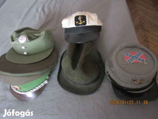 Eladó retró sapkák