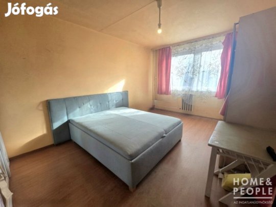 Eladó rókusi cseréptetős panel! - Szeged