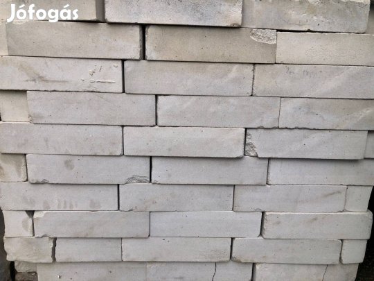 Eladó roppantott mészhomok tégla