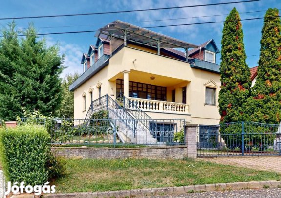 Eladó rózsadombi panorámás ház, Kazincbarcika