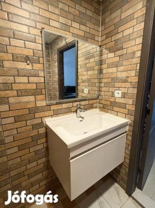 Eladó rozsdamentes acél szekrény, alu szekrényajtós mosdókagylóval és