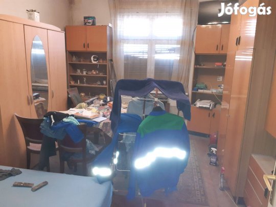 Eladó rsasházi földszinti felújítandólakás kertrésszel az Óhegyparknál