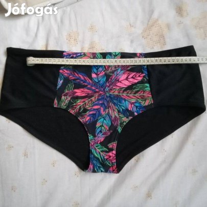 Eladó ruhák Reebok cipő