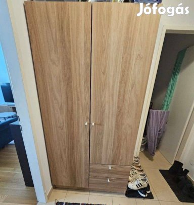 Eladó ruhás szekrény