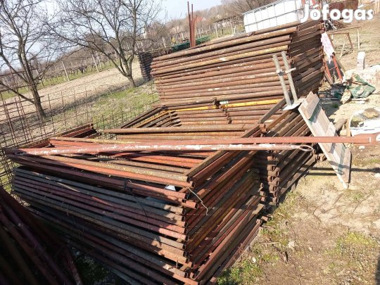 Eladó sárga (domino) homlokzati állvány