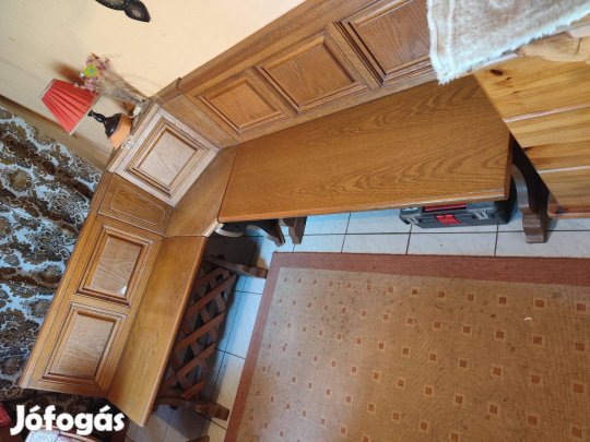 Eladó sarok étkezőgarnitúra