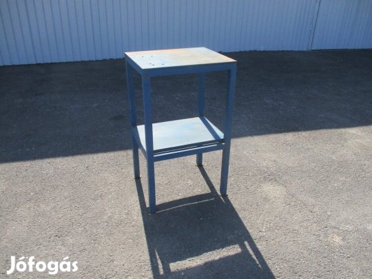 Eladó satupad, műhely asztal, munka asztal munkaasztal (2306)
