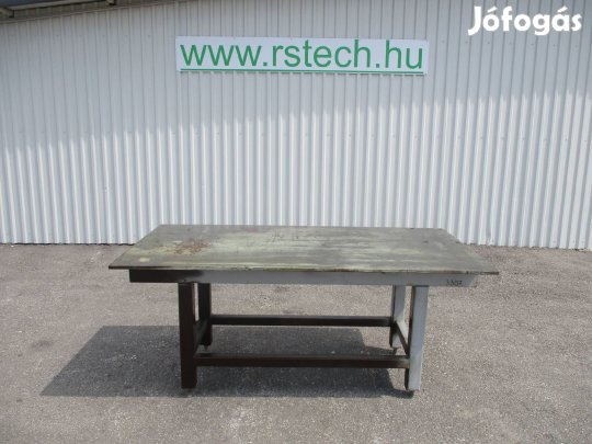 Eladó satupad, műhely asztal, munka asztal munkaasztal (3307)