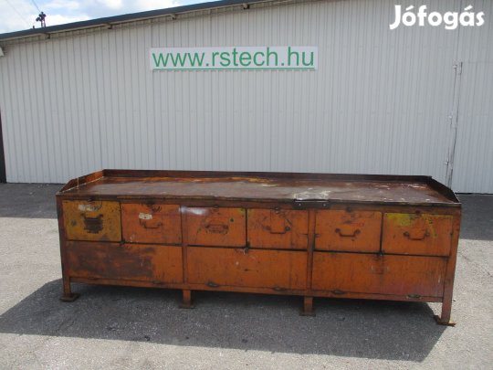 Eladó satupad, műhely asztal, munka asztal munkaasztal (3314)