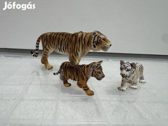 Eladó schleich tigris család!