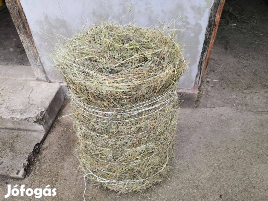 Eladó szalmabála