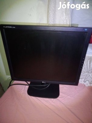 Eladó számítógép