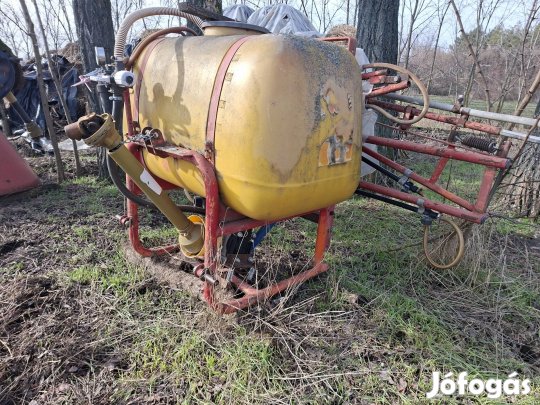 Eladó szántóföldi permetező